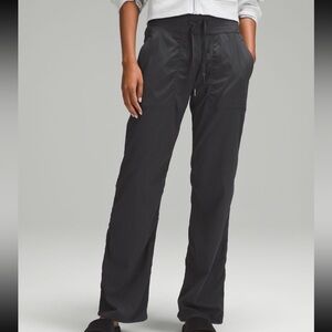 LULULEMON DANCE STUDIO PANT -Size 8, Like new